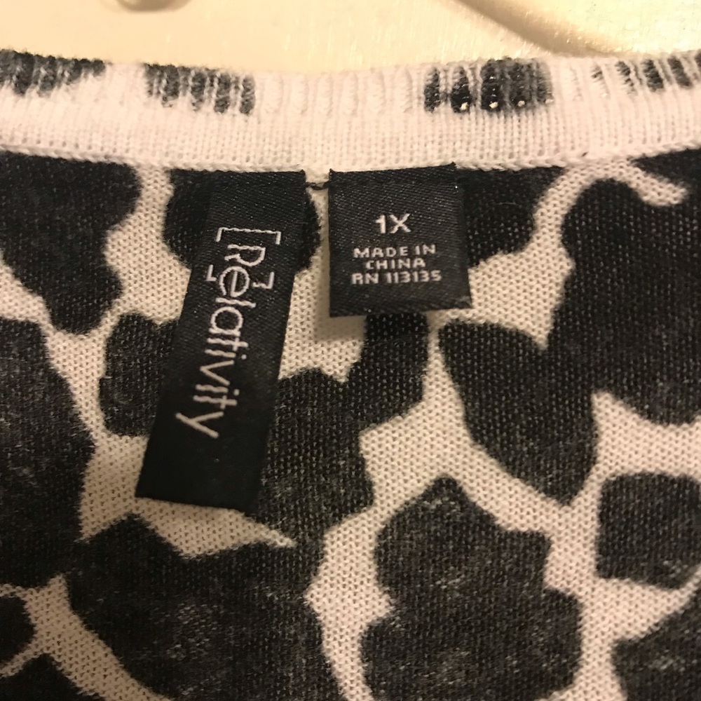 Button down - Picture 2 of 3